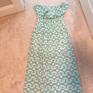 Maxi dress perfect for party, cocktail, summer vacation, dinner.